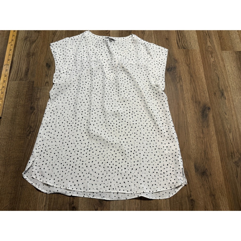 Reitmans R Essentials Blouse Womens Medium White Polka Dot Short Sleeve Used